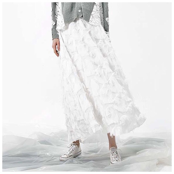 Black & White Eyelash Feathered Skirt - Picture 4 of 8